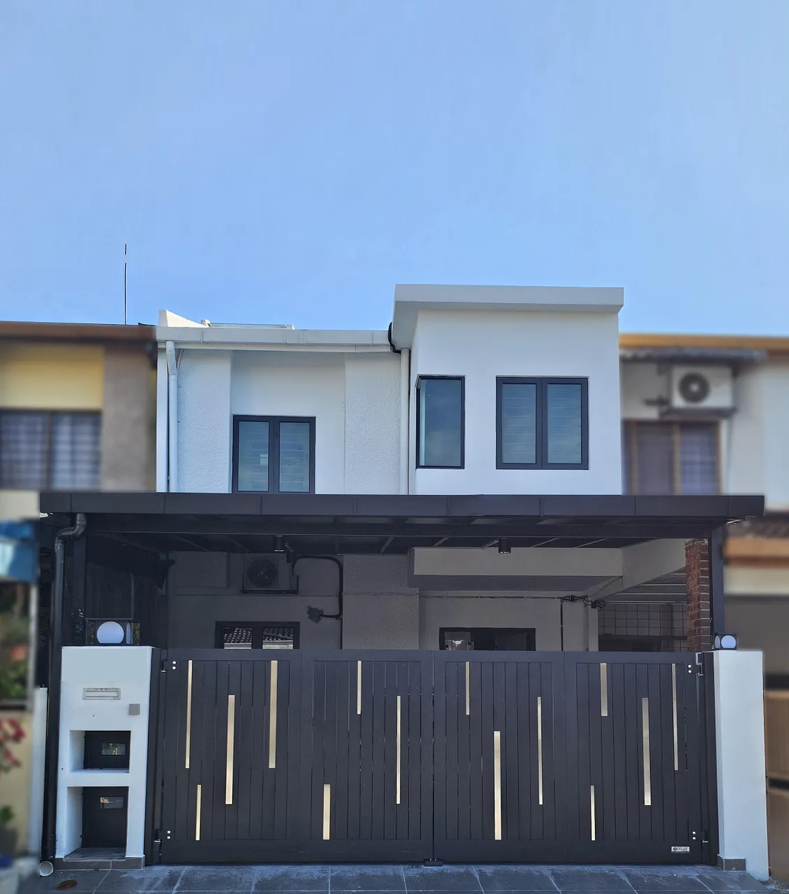 Tabur House